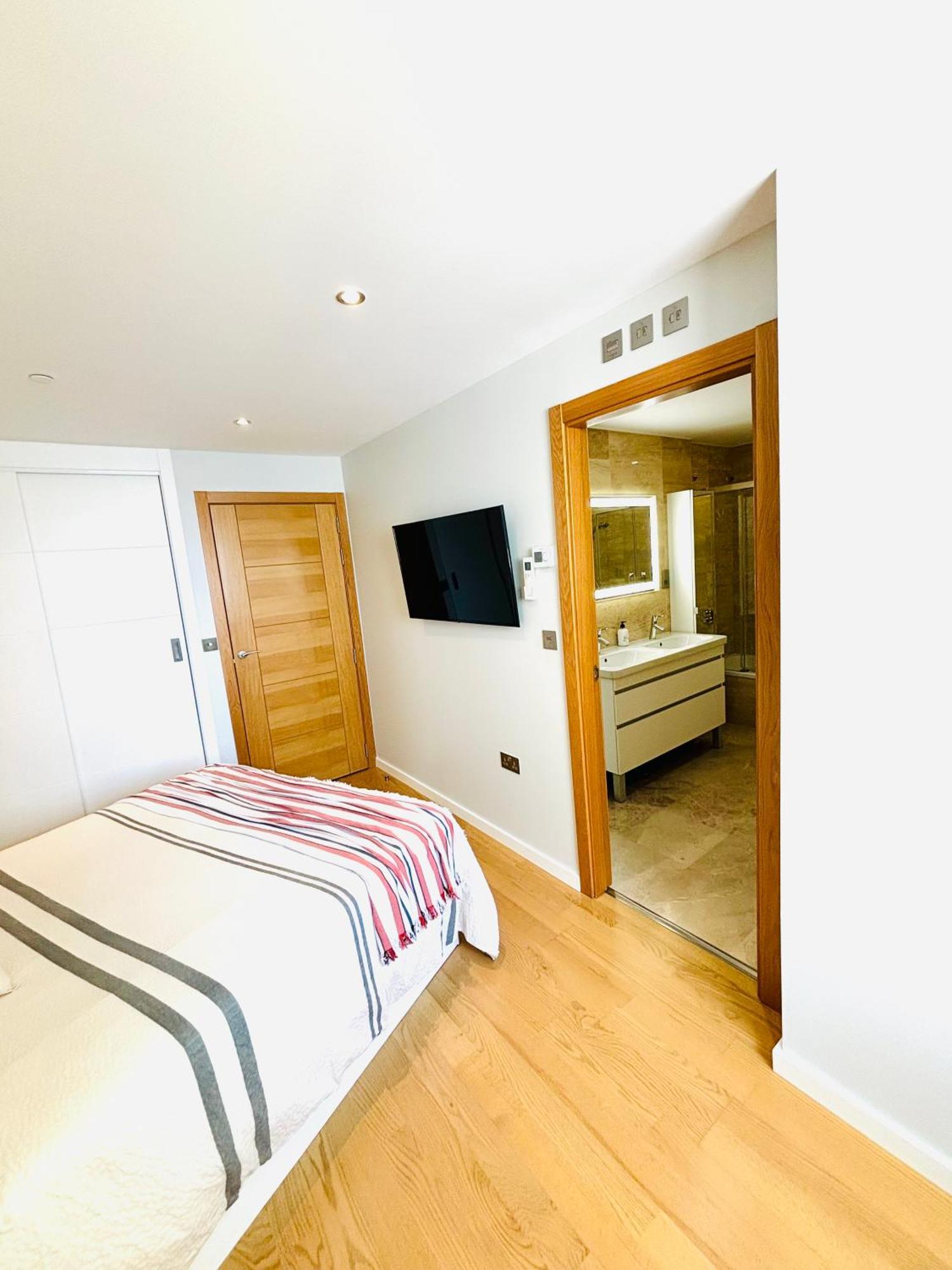 Ocean Village High Floor Luxury Modern Apartment Gibraltar Extérieur photo