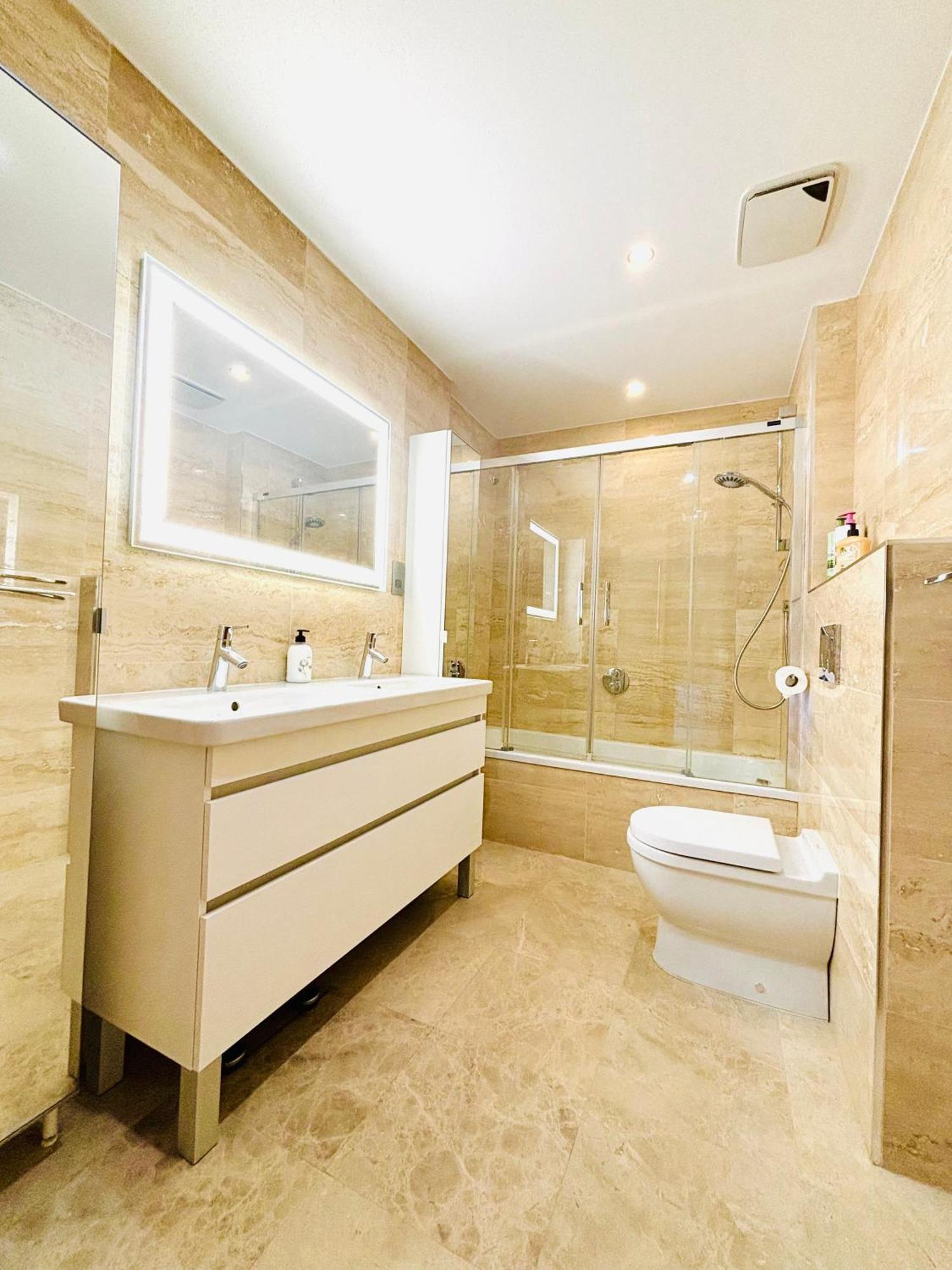 Ocean Village High Floor Luxury Modern Apartment Gibraltar Extérieur photo